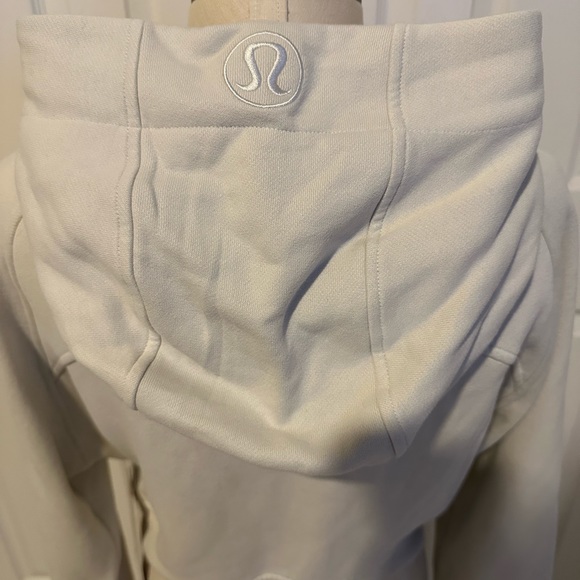 ❤️ LULULEMON SCUBA FULL ZIP CROPPED HOODIE (BONE) SZ 12 NWT ❤️ - Picture 3 of 5